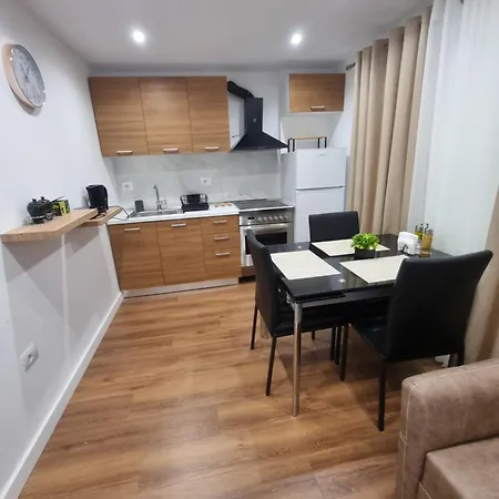 Lily's Duplex טיראנה