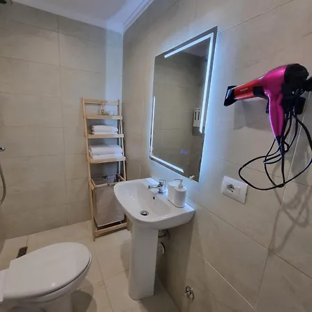 Lily's Duplex تيرانا