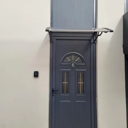 Zahra's Duplex In Апартаменты Тирана